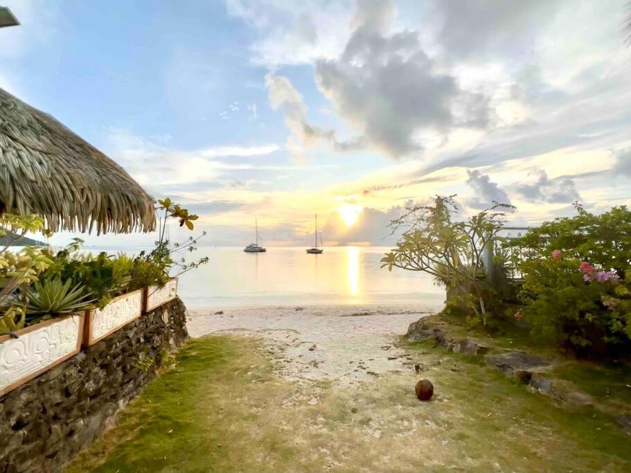 Meri Lodge Huahine Fare Eksteriør bilde