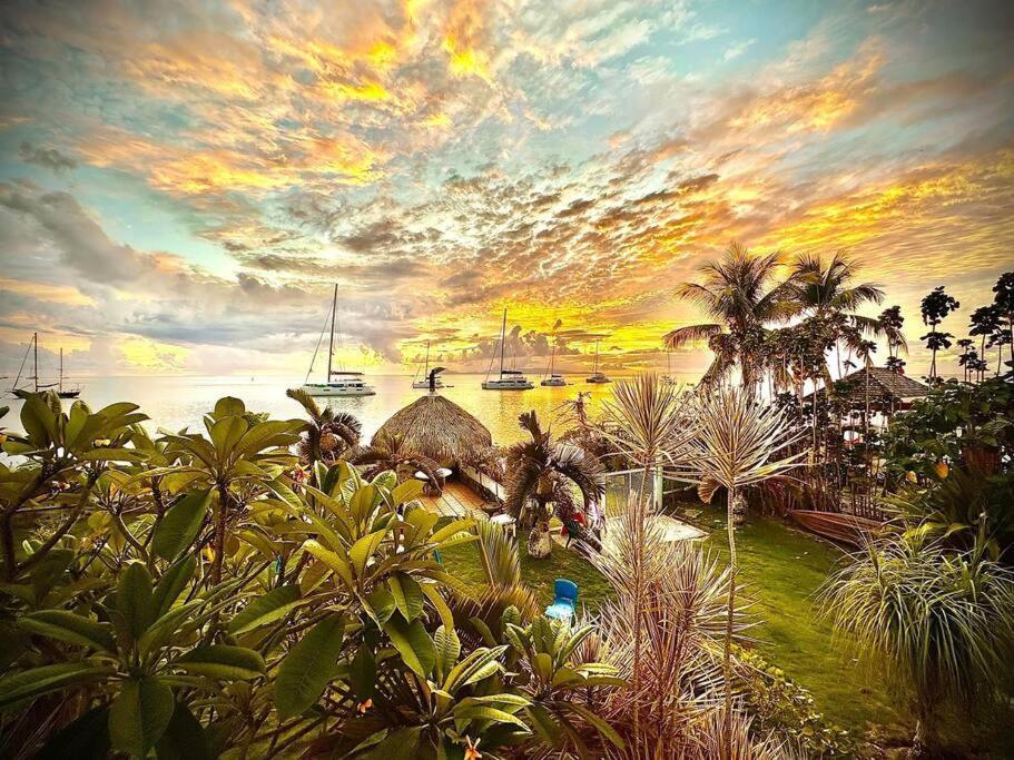 Meri Lodge Huahine Fare Eksteriør bilde